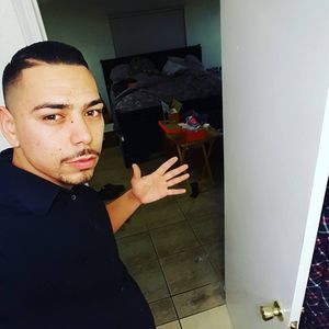 Meet your Posher, Devin